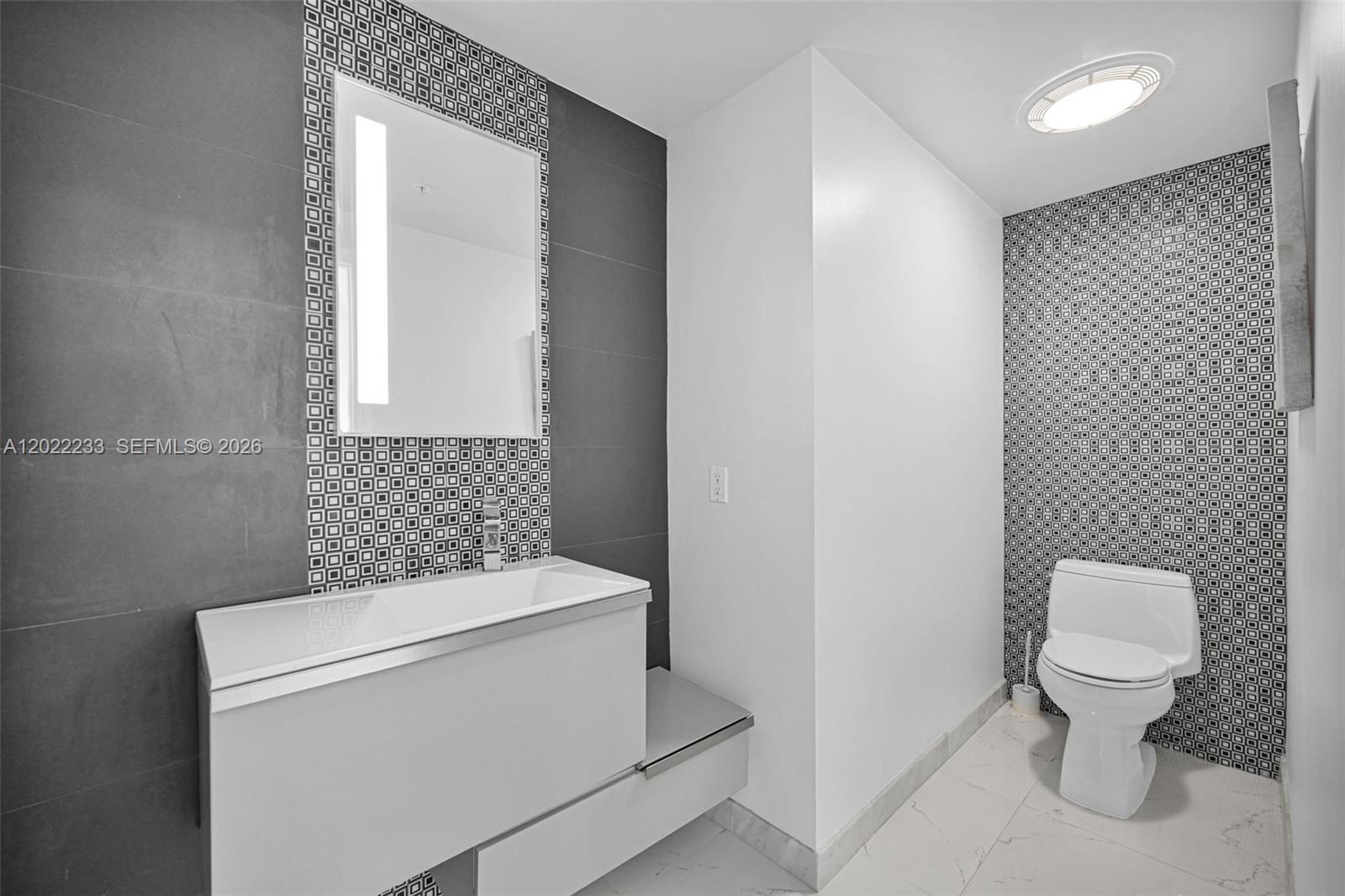 RENAISSANCE ON THE OCEAN - Residential