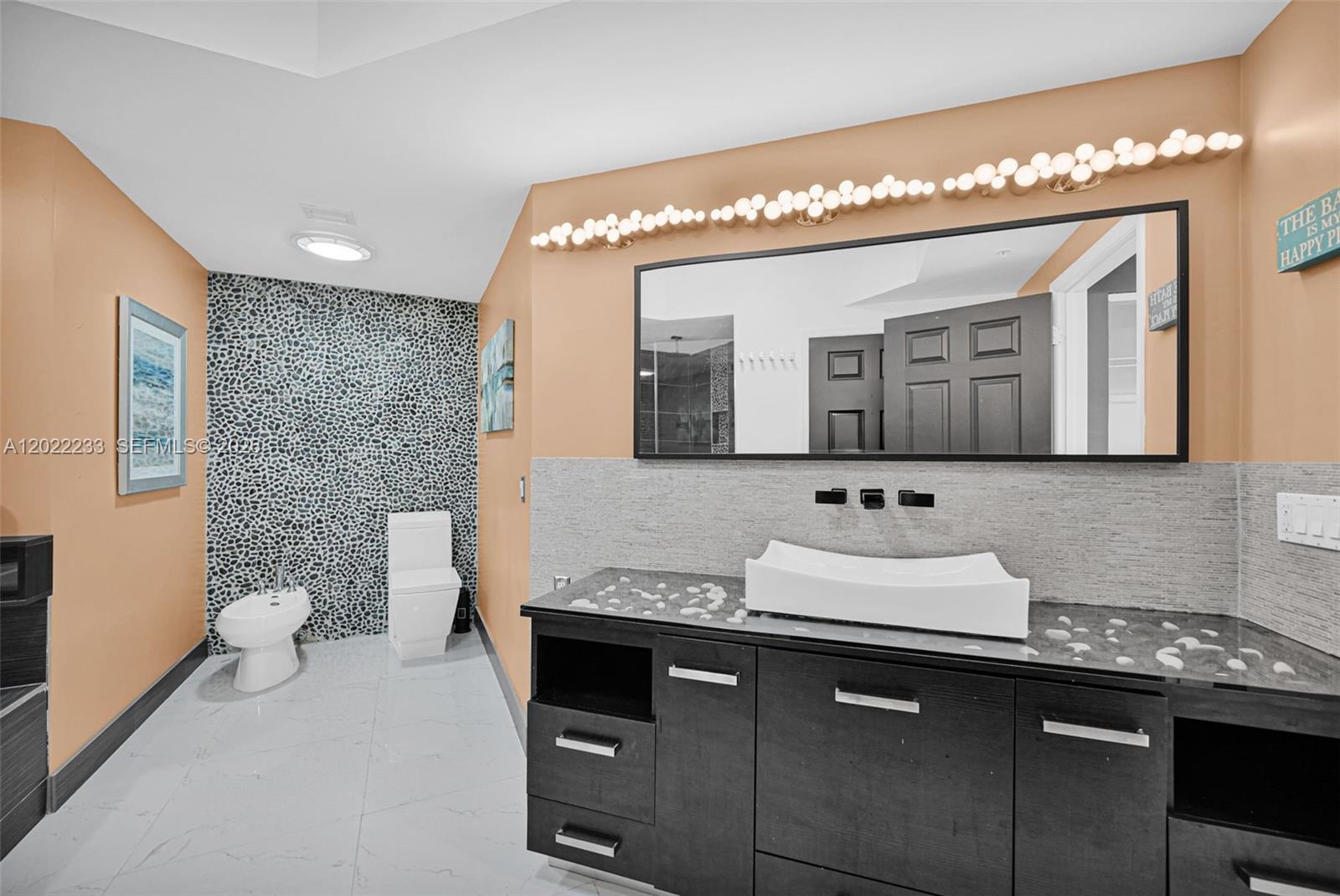 RENAISSANCE ON THE OCEAN - Residential