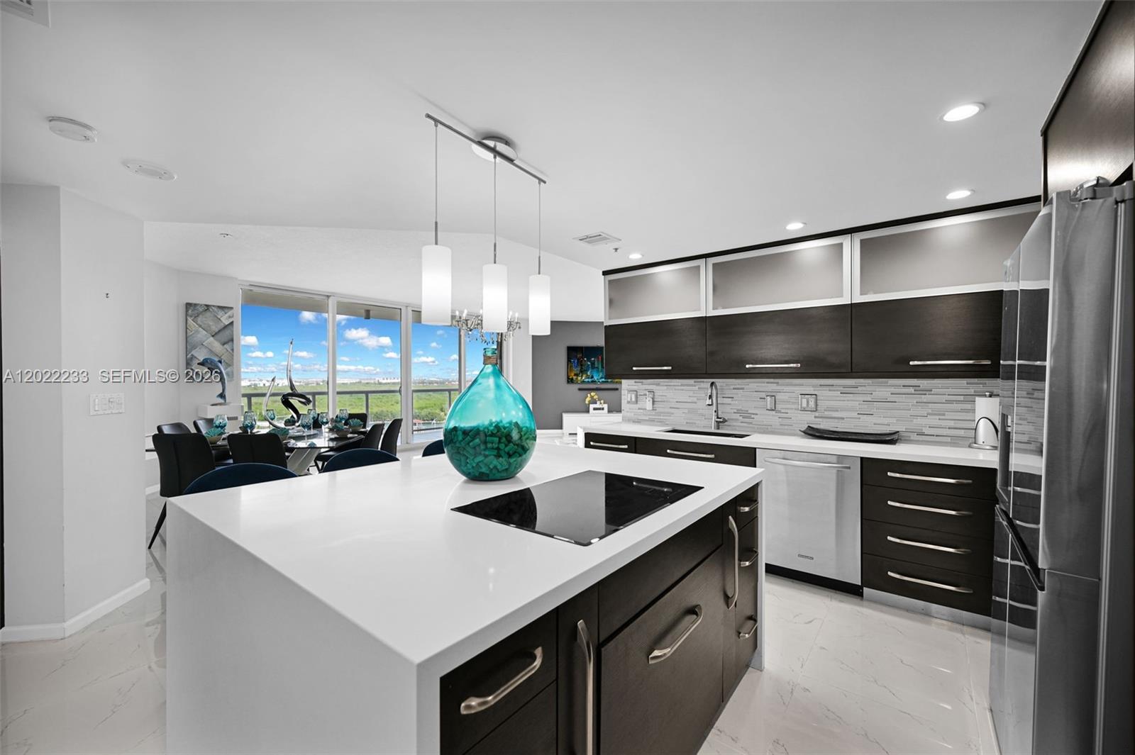 RENAISSANCE ON THE OCEAN - Residential