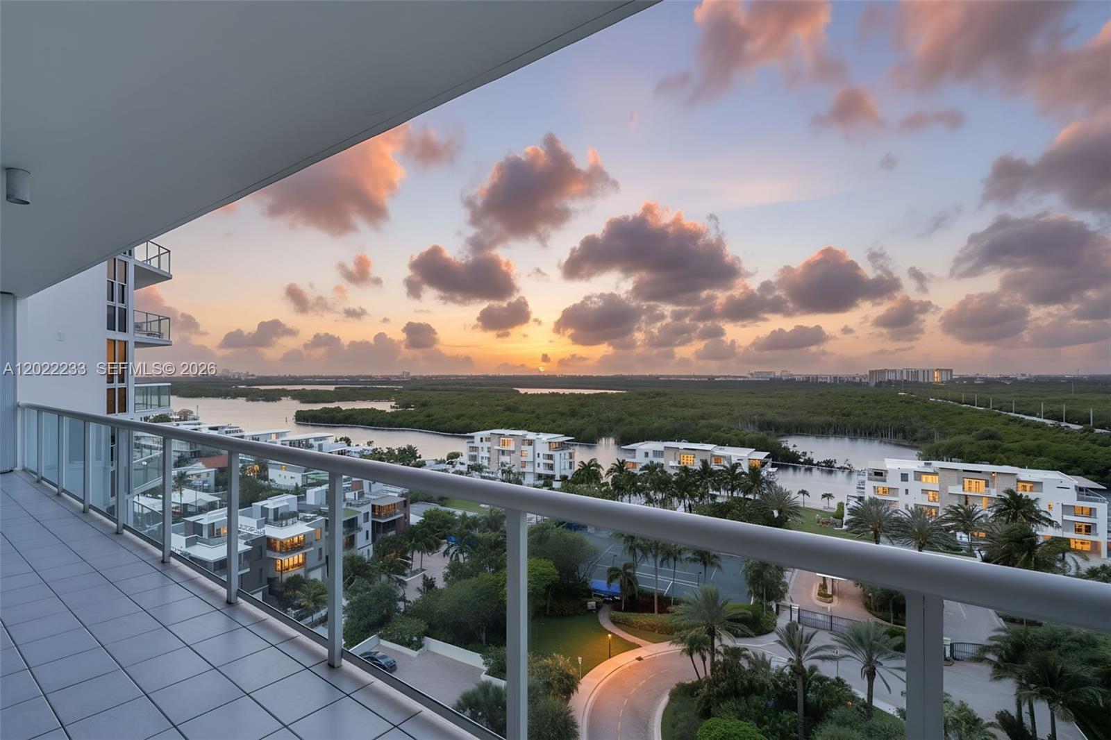 RENAISSANCE ON THE OCEAN - Residential