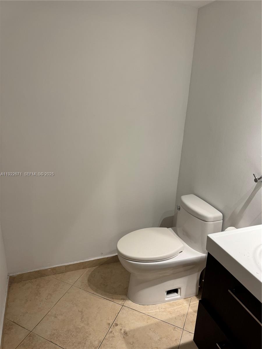 ST REGIS APTS CONDO - Residential Lease