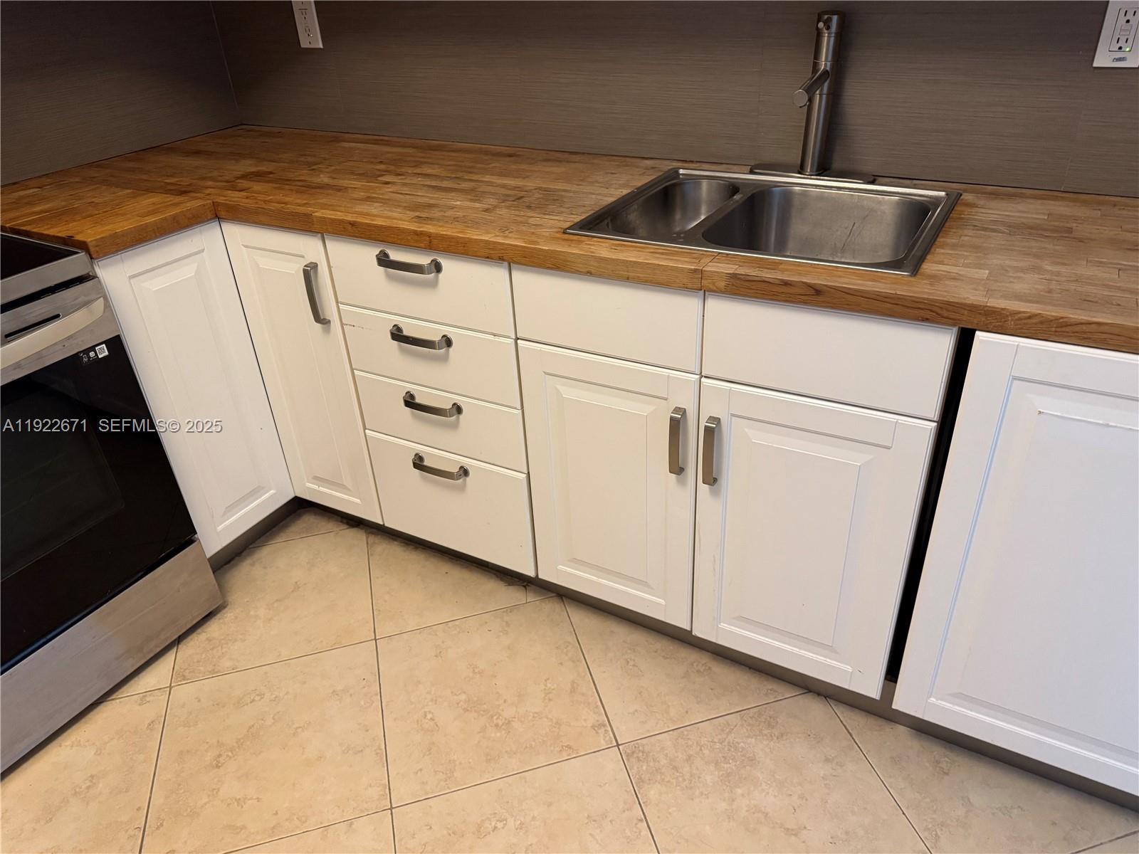 ST REGIS APTS CONDO - Residential Lease