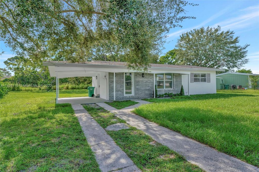 Photo of 765 Sandia Ave, Port Saint Lucie, FL 34983 (MLS # A11426115)