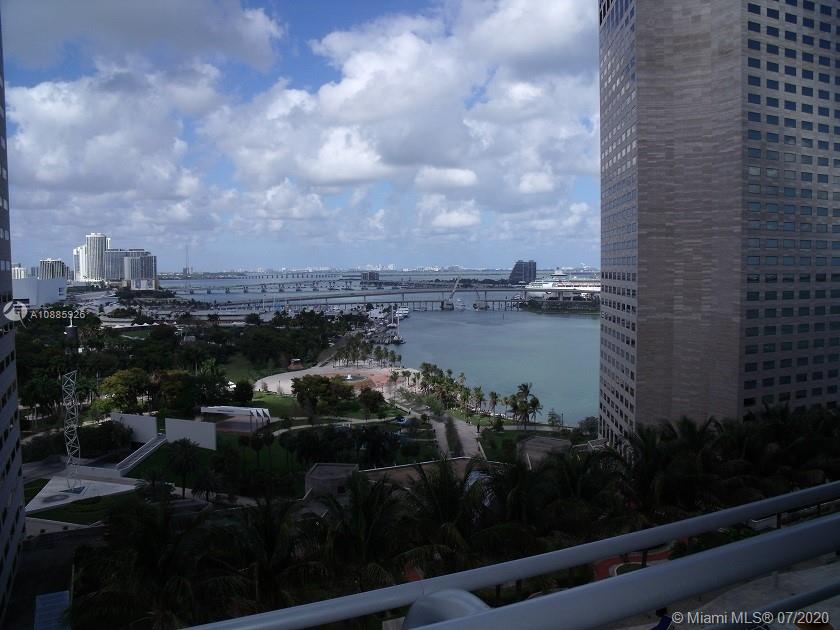 Beautiful 2bdrms 2bths condo overlooking Biscayne Bay and Downtown Skyline. The unit includes Italian kitchen cabinets, New Fridge, and a modern marble countertop bath. tiles Master bath Bldg amenities include 2 swimming pools, Jacuzzi, 2 party rooms, 2 gyms, sundeck, 24hrs security, valet, and concierge. Centrally located within walk distance to EPIC, WHOLEFOOD, JW MARQUIS, INTERCONTINENTAL, BAYFRONT PARK, BAYSIDE, CTI CENTRE, ZUMA, ILGABIANNO, WOLFGANG STEAK, CVS, BRICKELL, and Much more