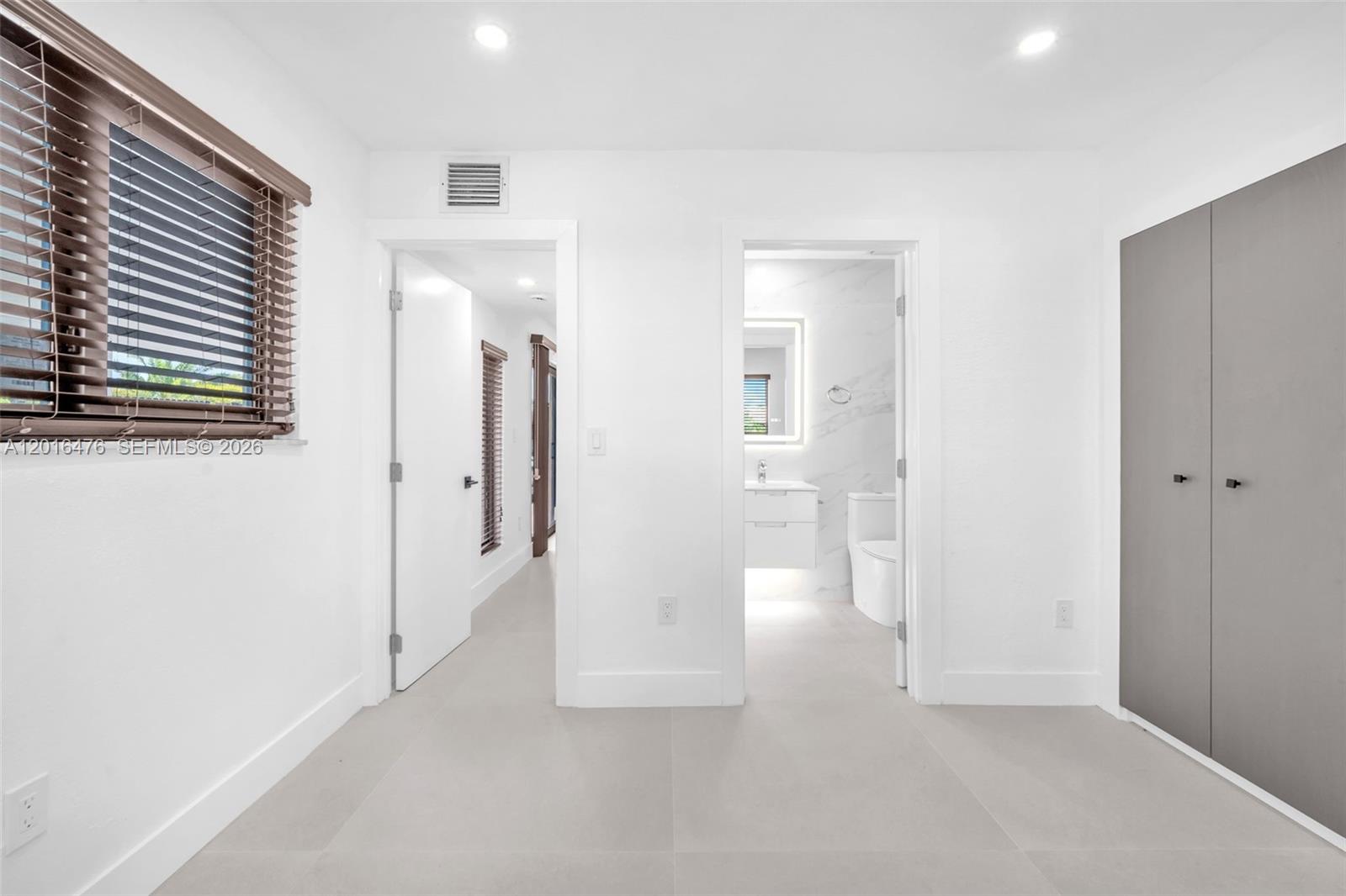 PALM SPRINGS NORTH SEC N - Residential Lease