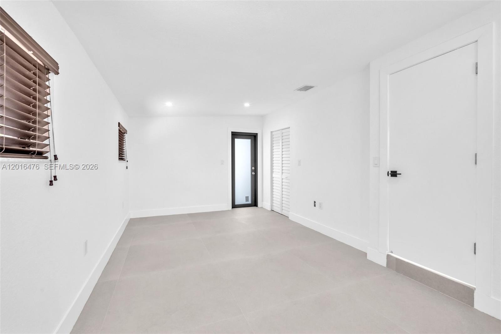 PALM SPRINGS NORTH SEC N - Residential Lease