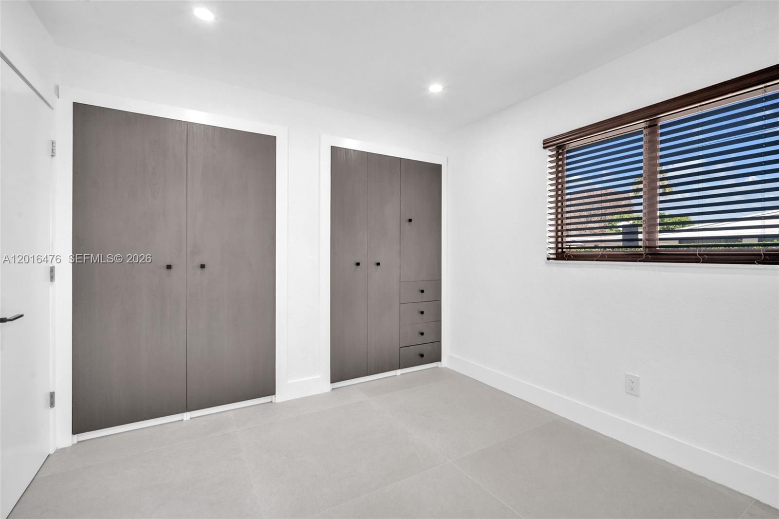 PALM SPRINGS NORTH SEC N - Residential Lease