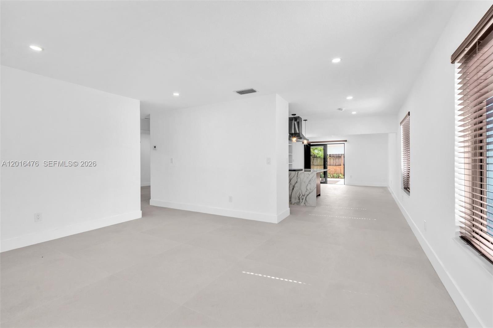 PALM SPRINGS NORTH SEC N - Residential Lease
