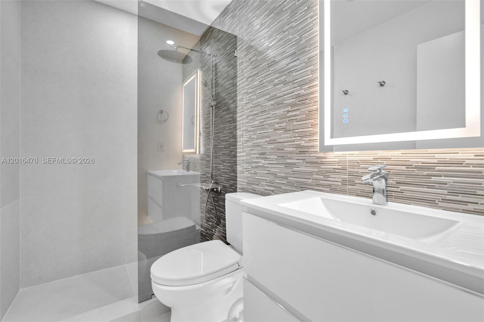 PALM SPRINGS NORTH SEC N - Residential Lease