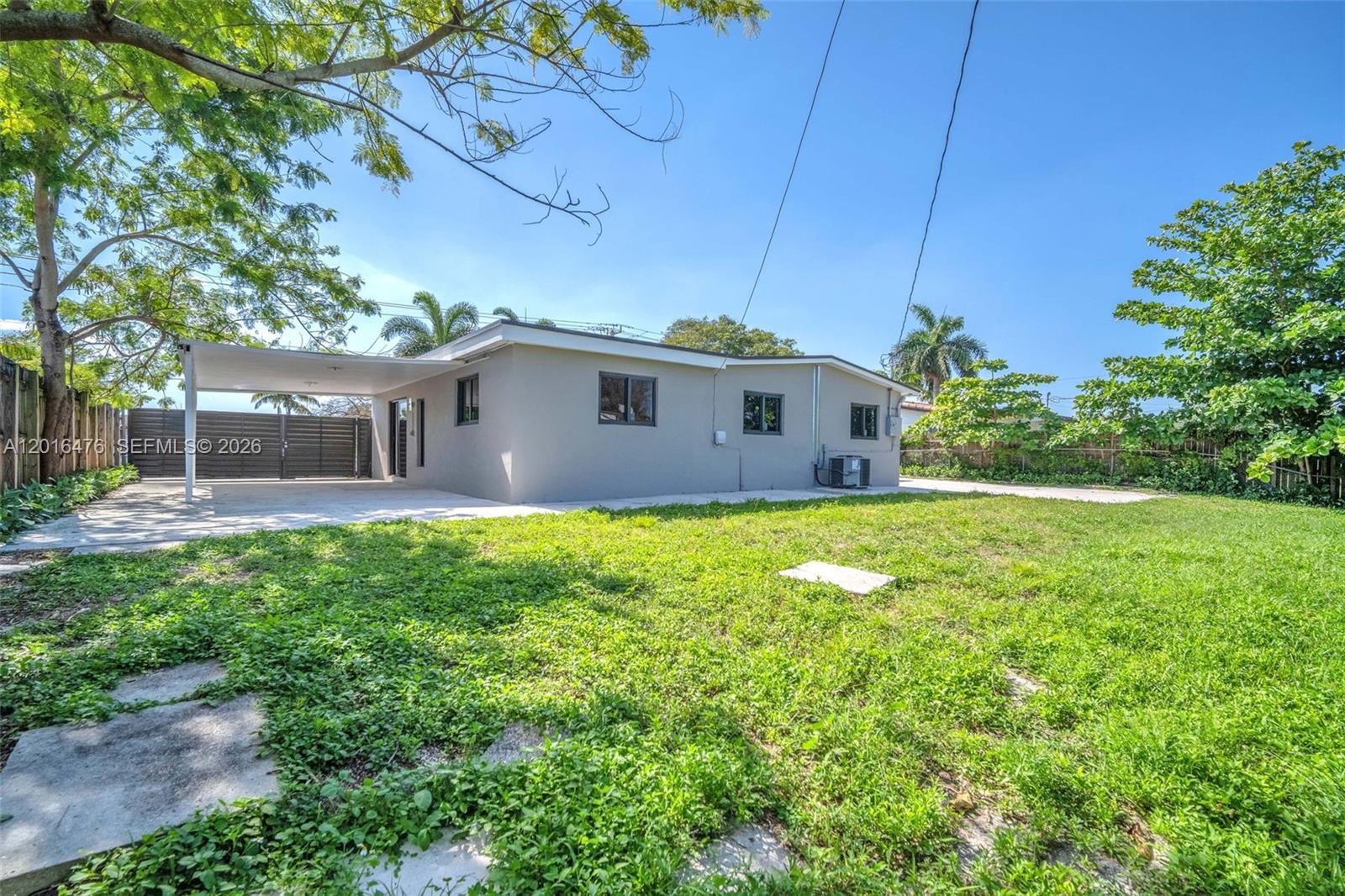 PALM SPRINGS NORTH SEC N - Residential Lease