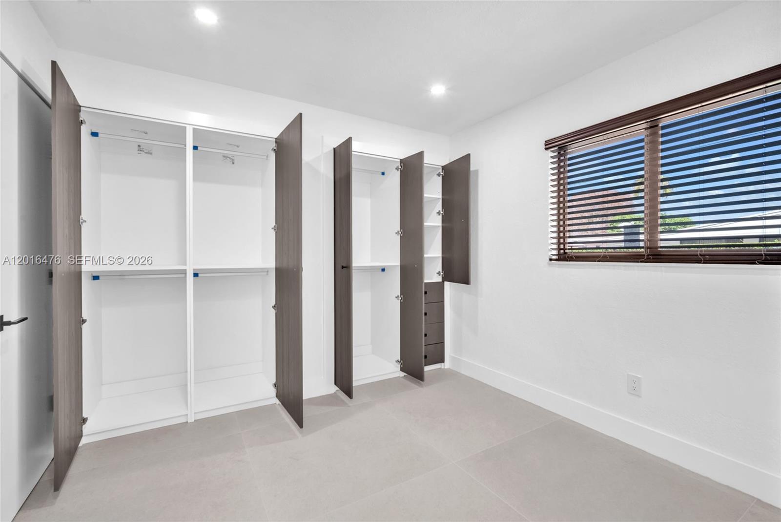 PALM SPRINGS NORTH SEC N - Residential Lease