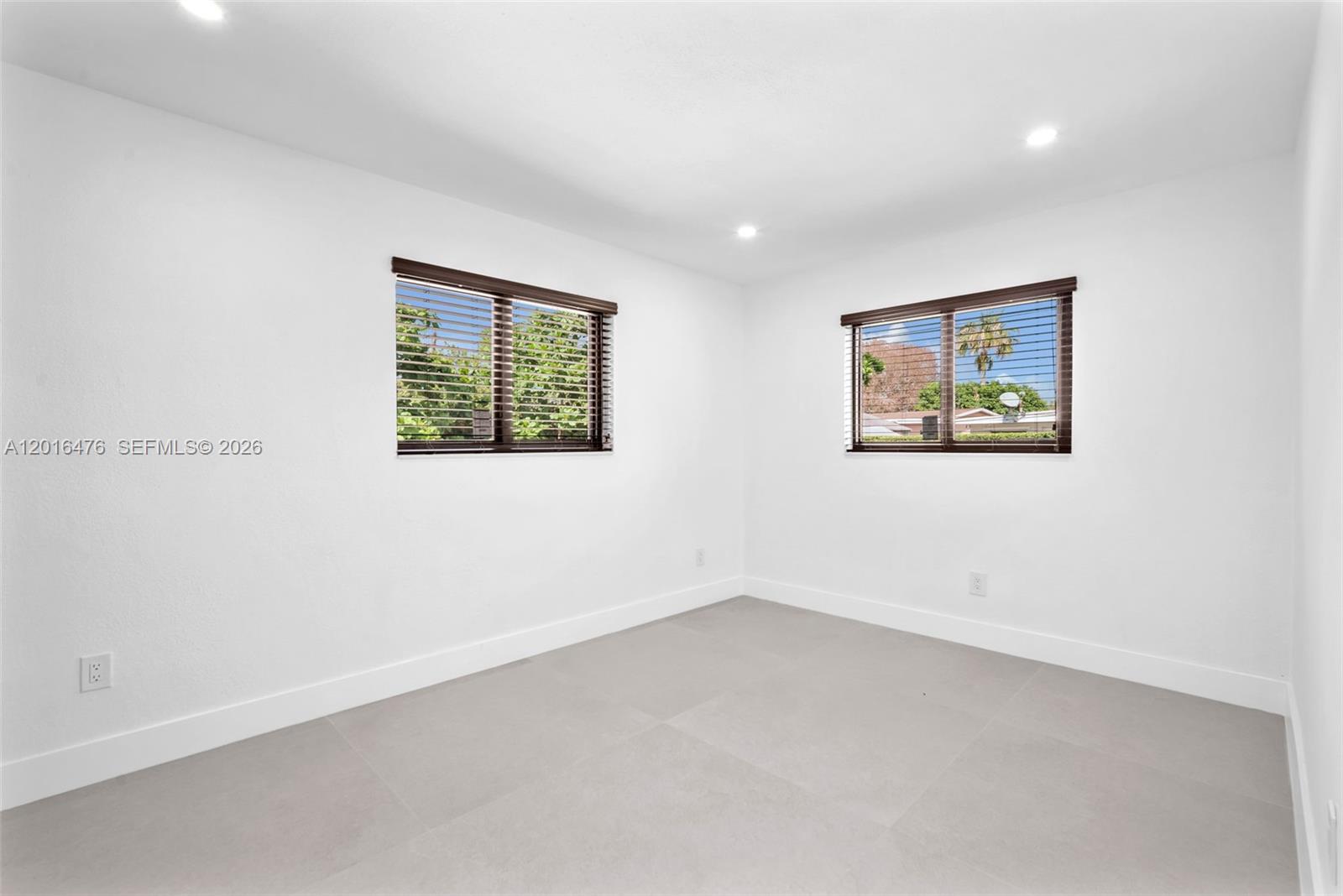 PALM SPRINGS NORTH SEC N - Residential Lease