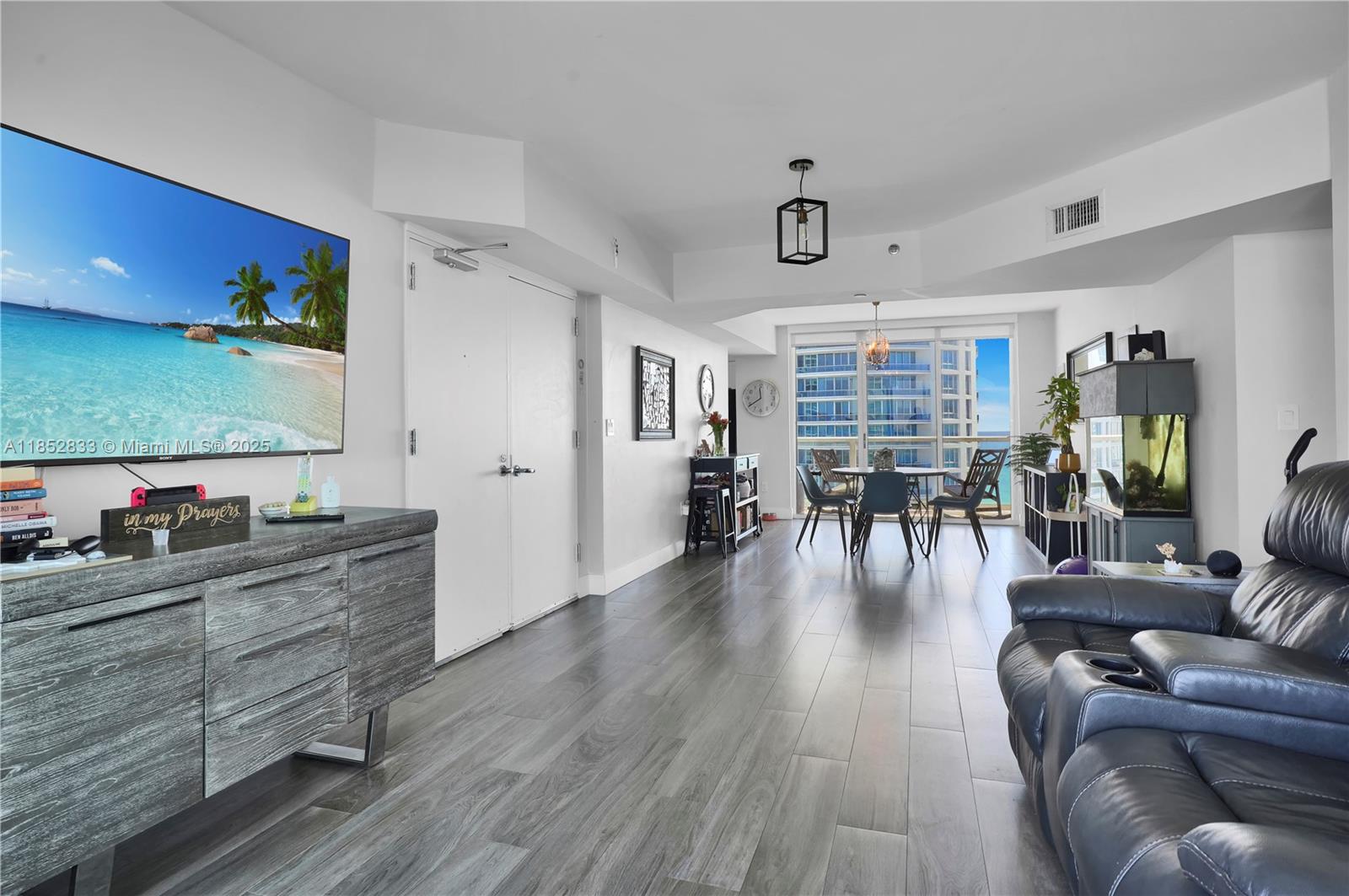 5900 Collins Ave 1607