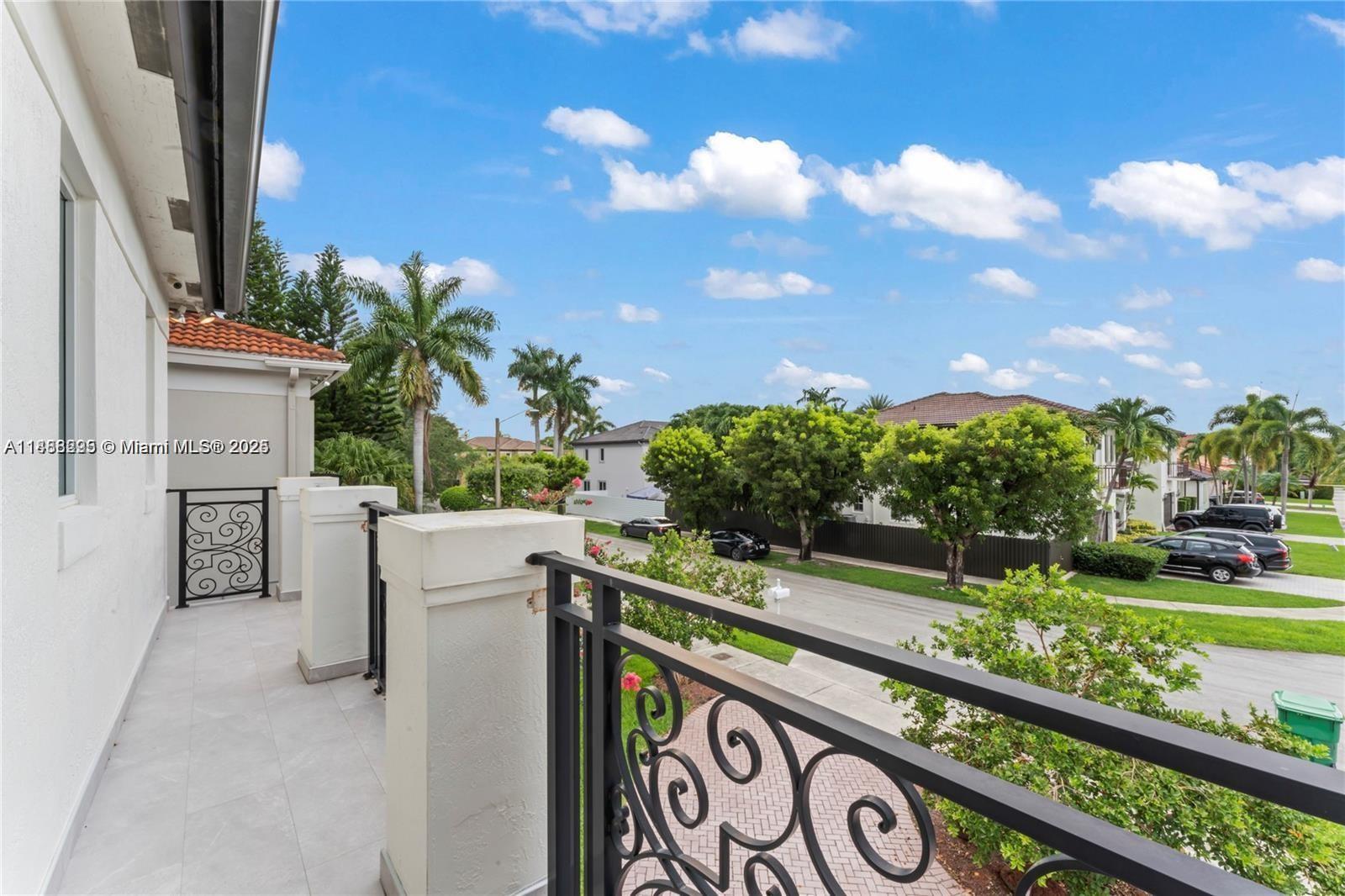 REVISED PLAT OF HAMMOCKS - Residential Lease