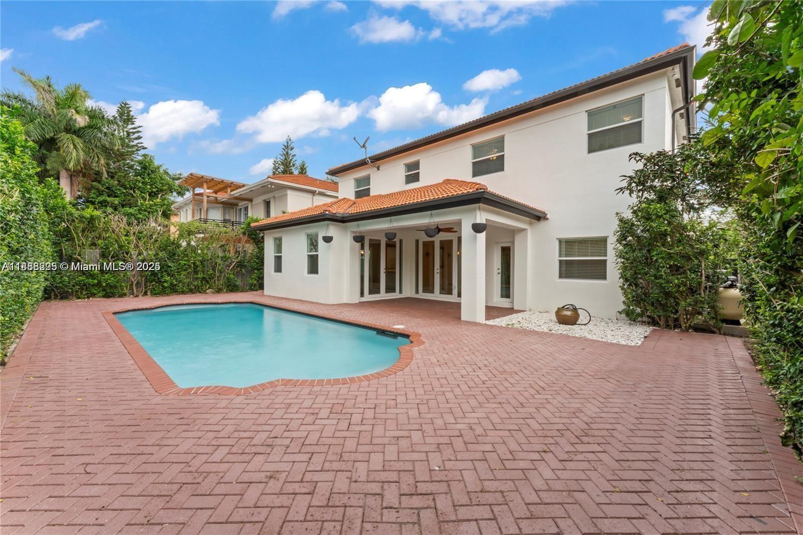 REVISED PLAT OF HAMMOCKS - Residential Lease