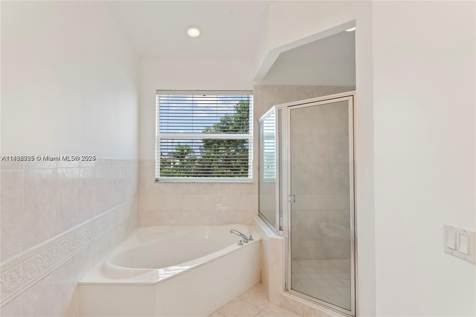 REVISED PLAT OF HAMMOCKS - Residential Lease