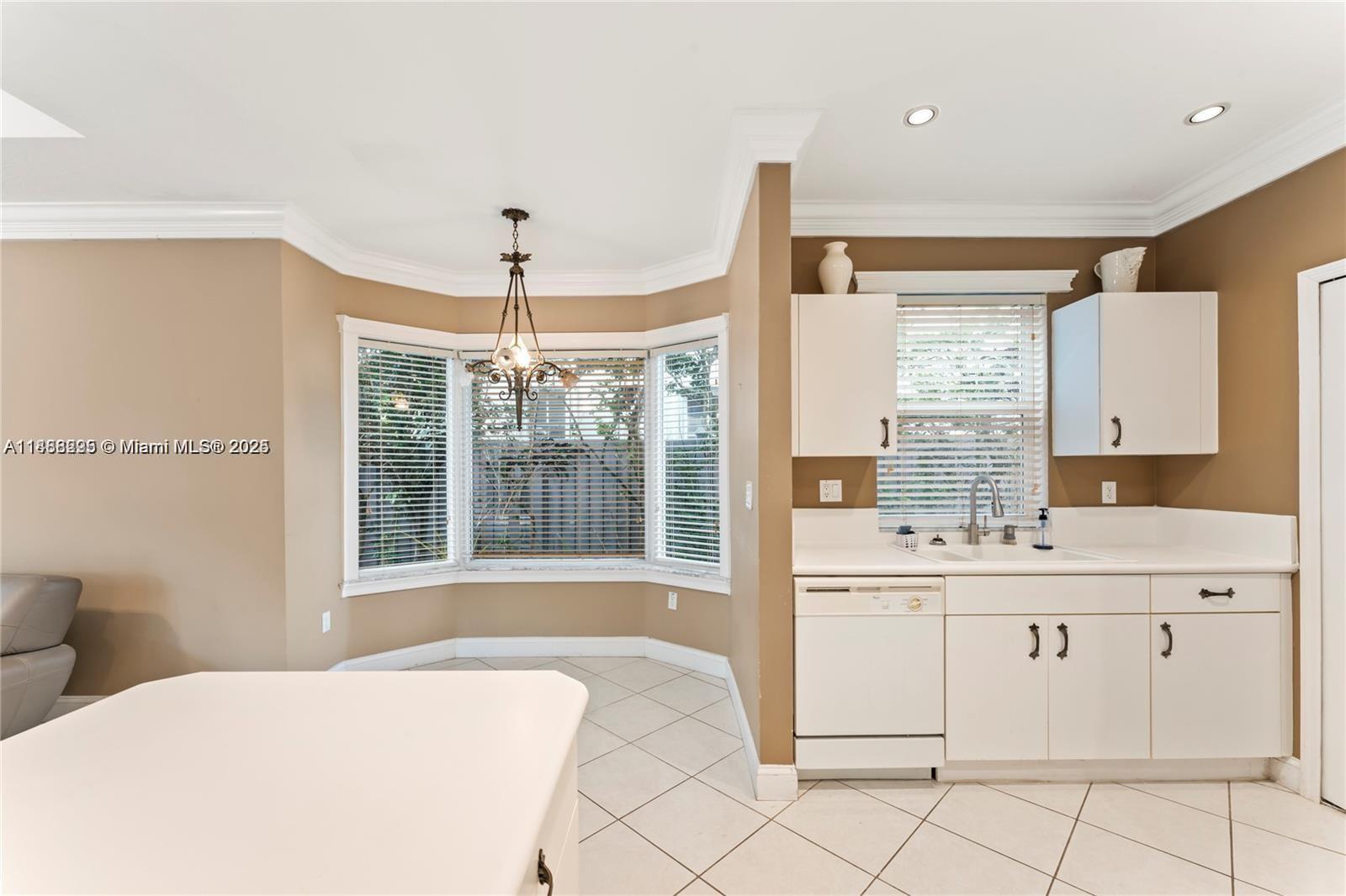 REVISED PLAT OF HAMMOCKS - Residential Lease