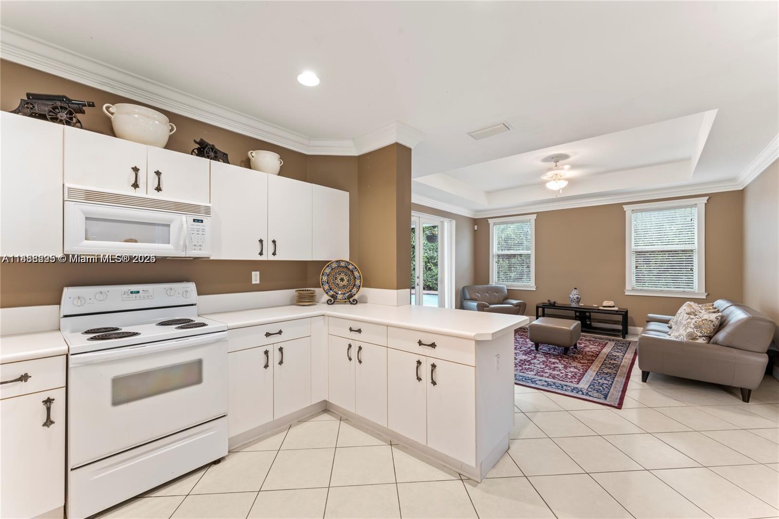 REVISED PLAT OF HAMMOCKS - Residential Lease