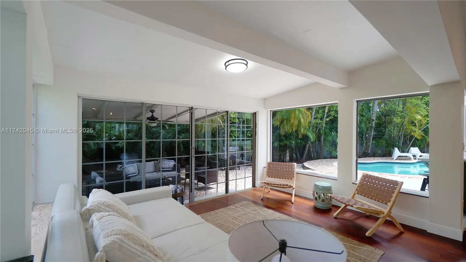 Key Biscayne, Florida 33149, United States, 4 Bedrooms Bedrooms, ,4 BathroomsBathrooms,Residential,Active,120062