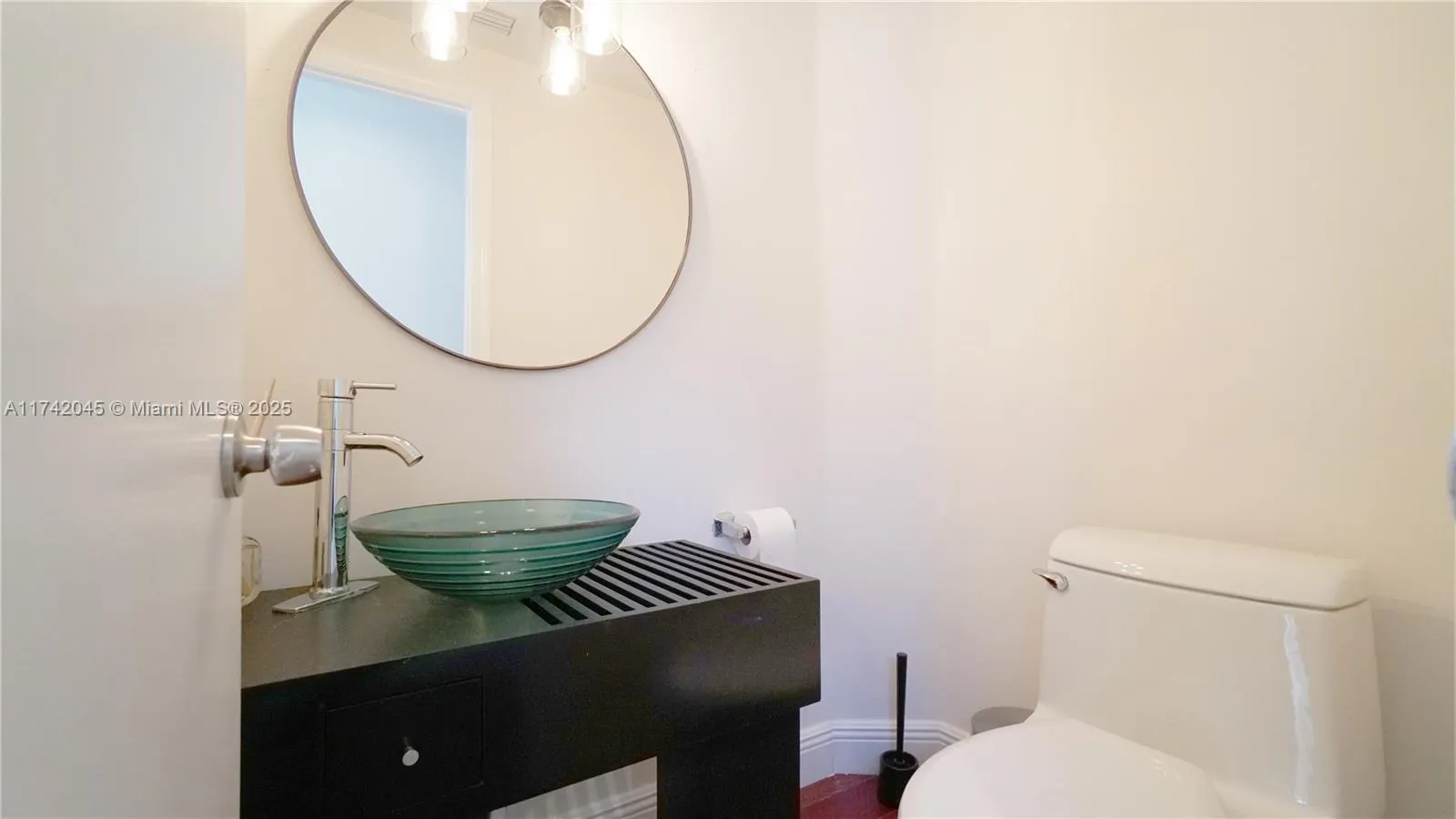 Key Biscayne, Florida 33149, United States, 4 Bedrooms Bedrooms, ,4 BathroomsBathrooms,Residential,Active,120062