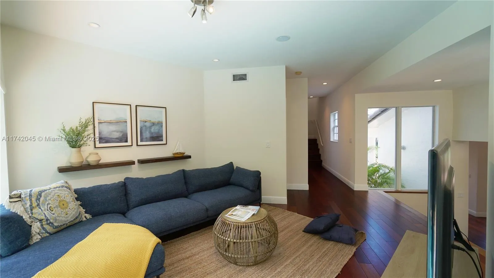 Key Biscayne, Florida 33149, United States, 4 Bedrooms Bedrooms, ,4 BathroomsBathrooms,Residential,Active,120062