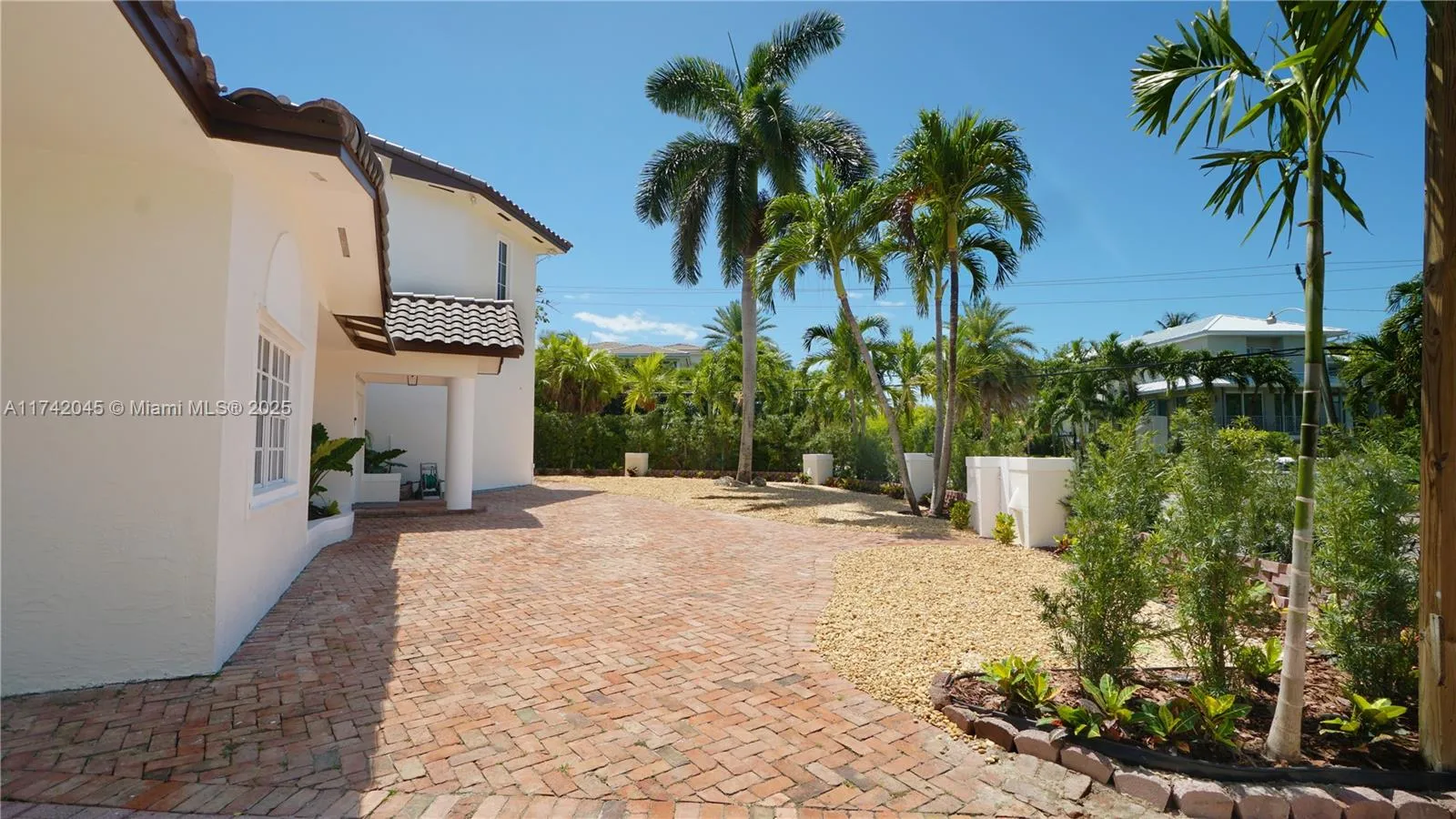 Key Biscayne, Florida 33149, United States, 4 Bedrooms Bedrooms, ,4 BathroomsBathrooms,Residential,Active,120062