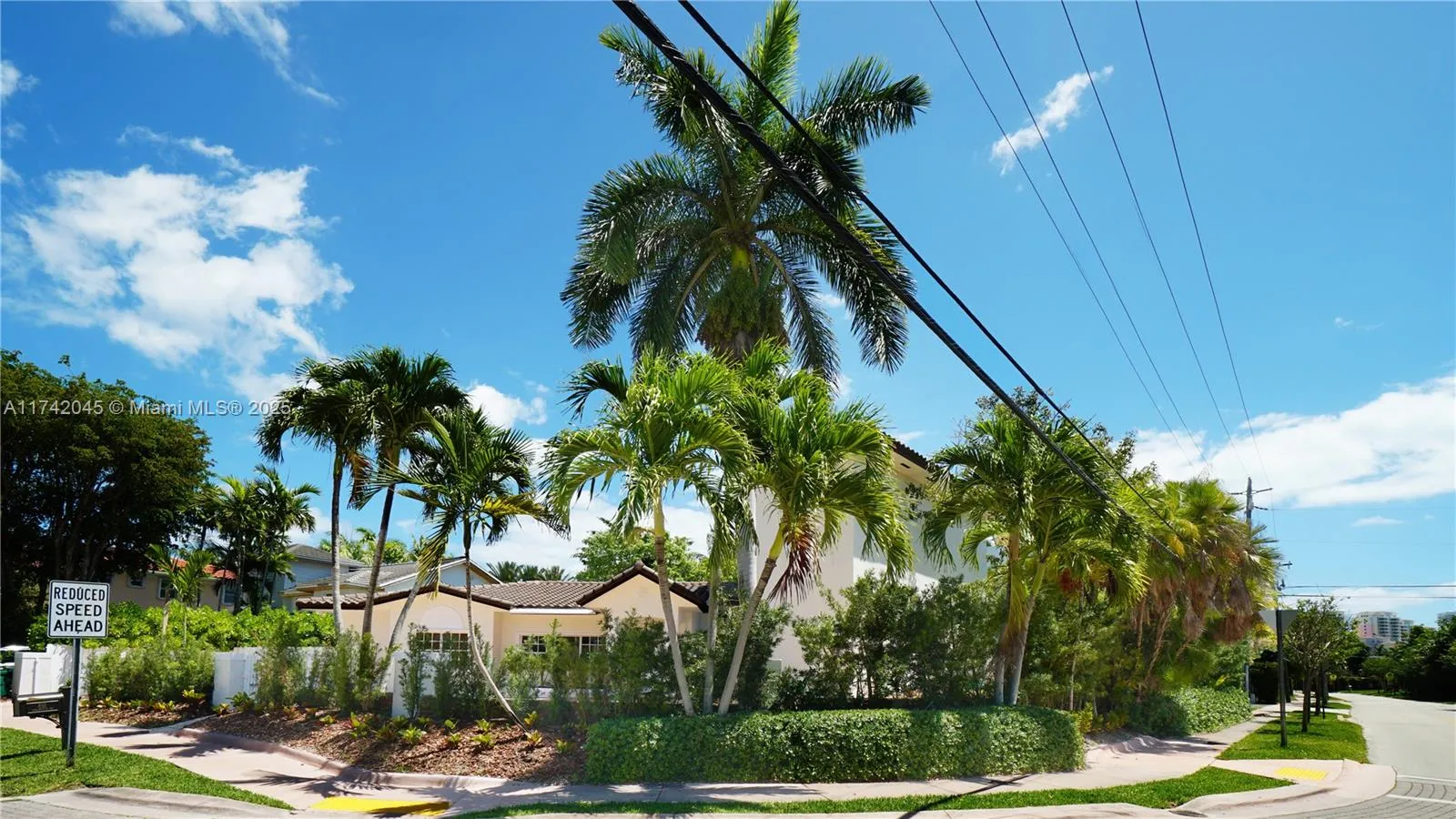 Key Biscayne, Florida 33149, United States, 4 Bedrooms Bedrooms, ,4 BathroomsBathrooms,Residential,Active,120062