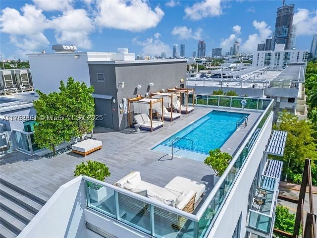 1215 West Ave 203