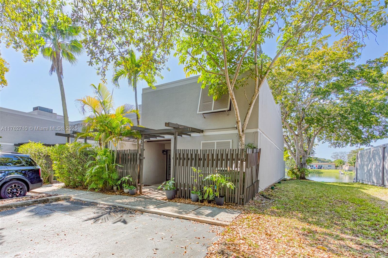 1548 Nw 113th Way, Pembroke Pines, Miami-Dade County, Florida - 3 Bedrooms  
2 Bathrooms - 