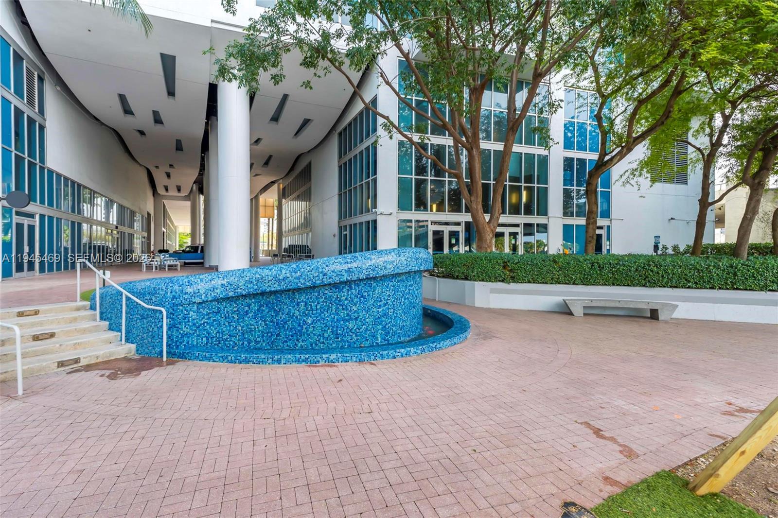 LATITUDE ON THE RIVER CON - Residential