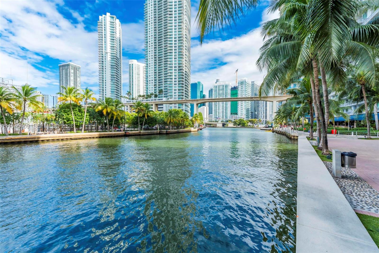 LATITUDE ON THE RIVER CON - Residential