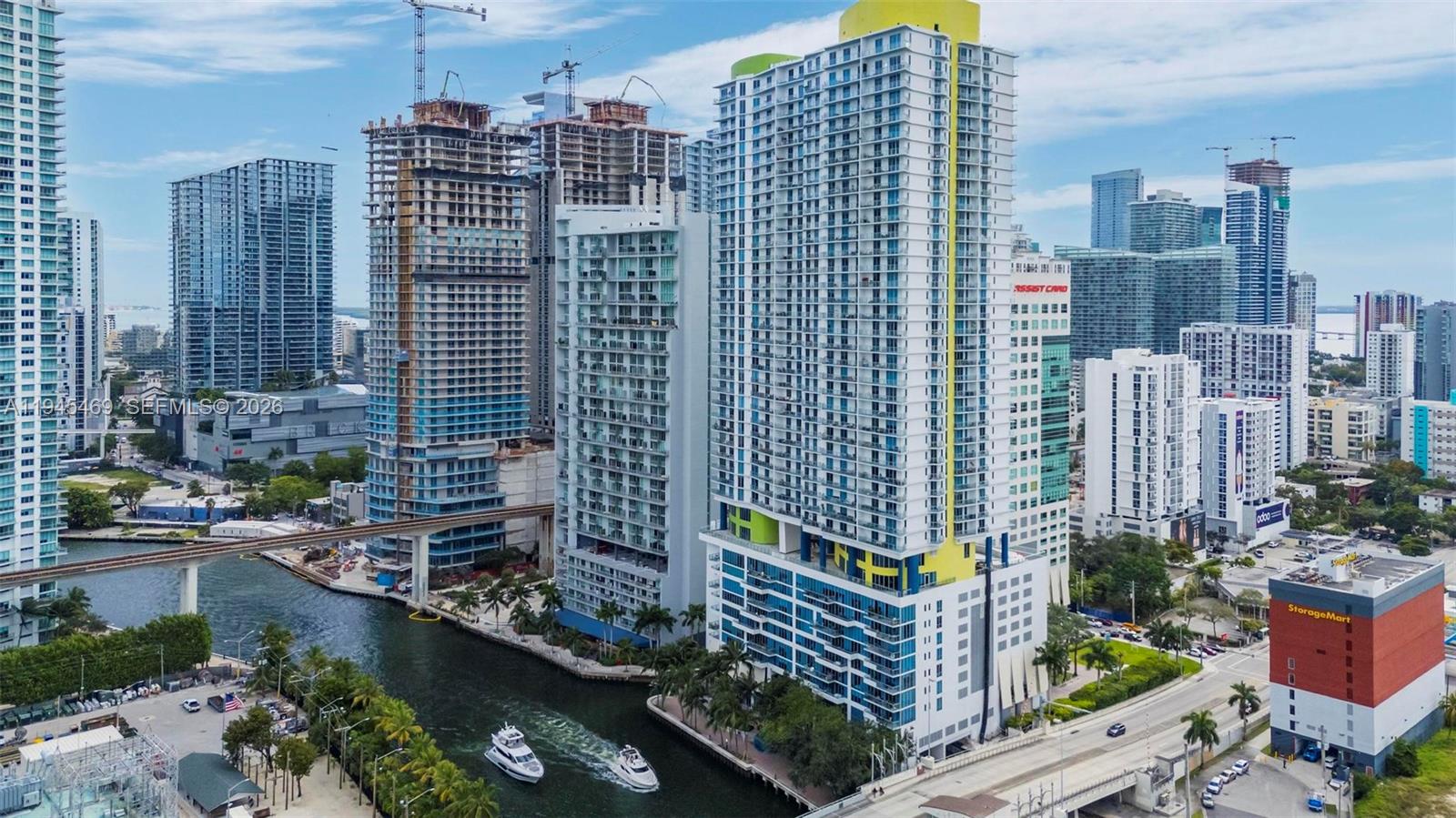 LATITUDE ON THE RIVER CON - Residential