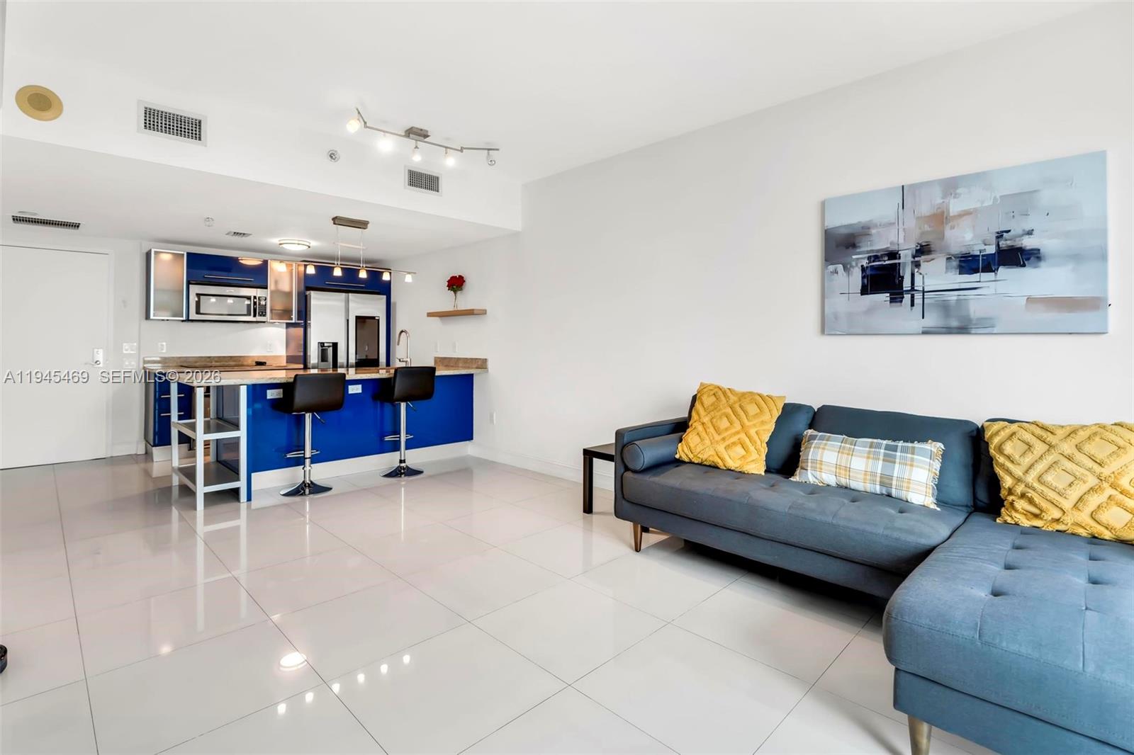 LATITUDE ON THE RIVER CON - Residential