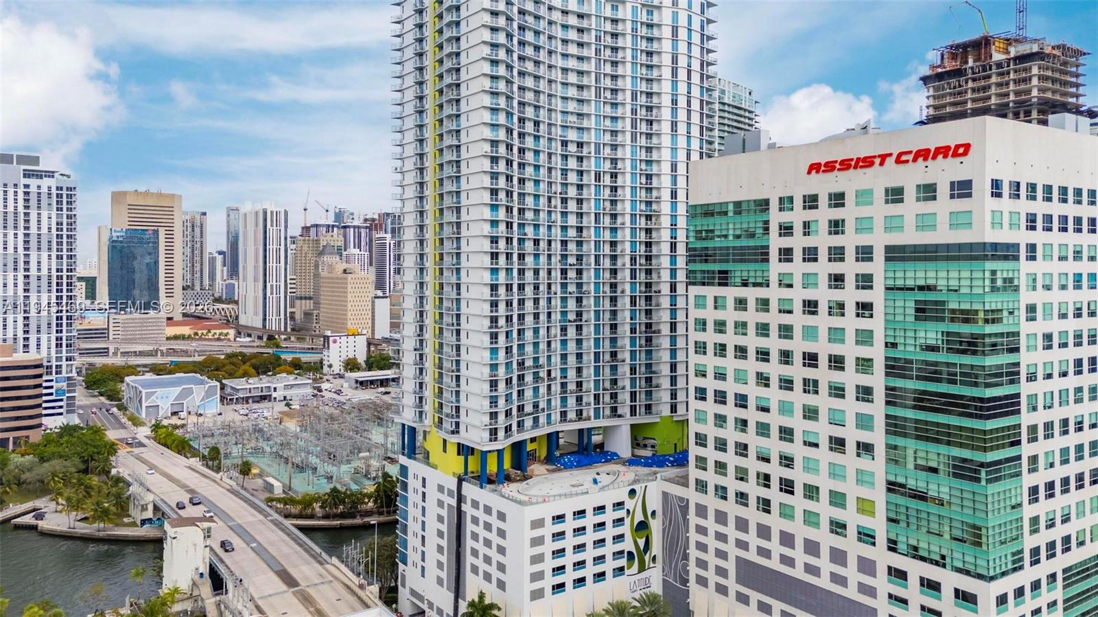 LATITUDE ON THE RIVER CON - Residential