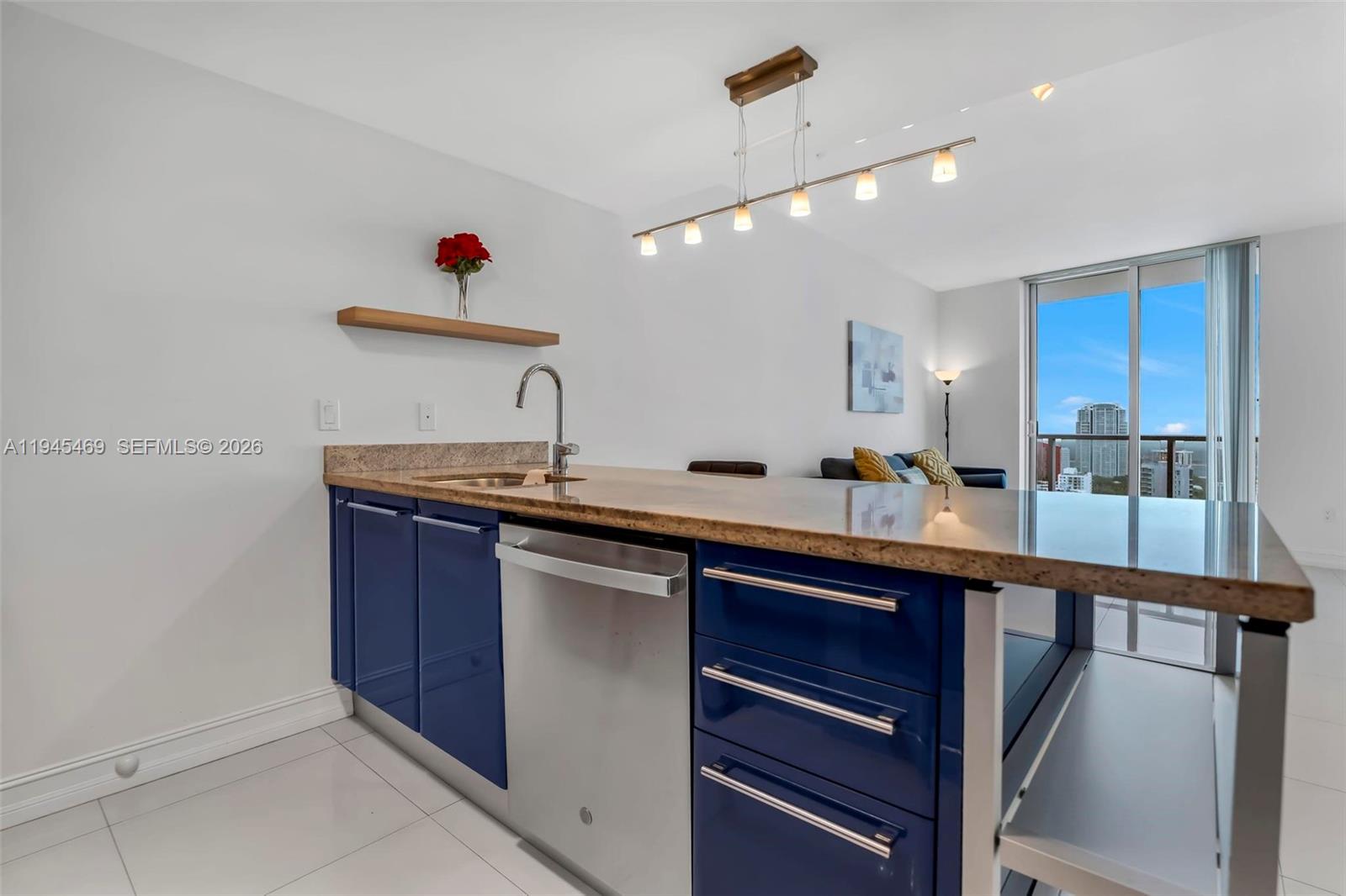 LATITUDE ON THE RIVER CON - Residential