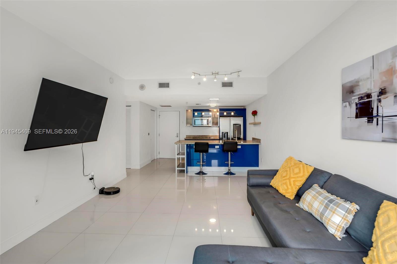 LATITUDE ON THE RIVER CON - Residential