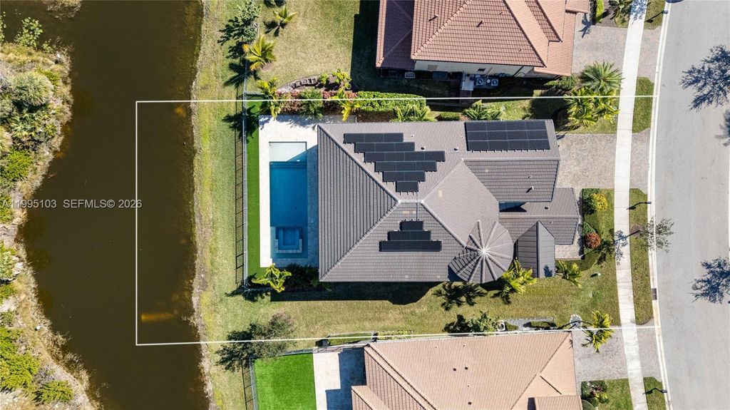 Photo of 11475 E Watercrest Cir E, Parkland, FL 33076 (MLS # A11995103)