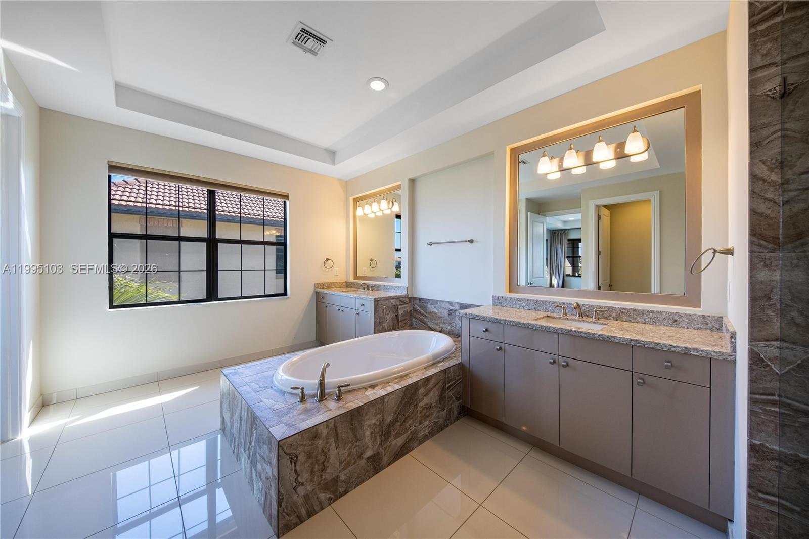 BRUSCHI PROPERTY - Residential