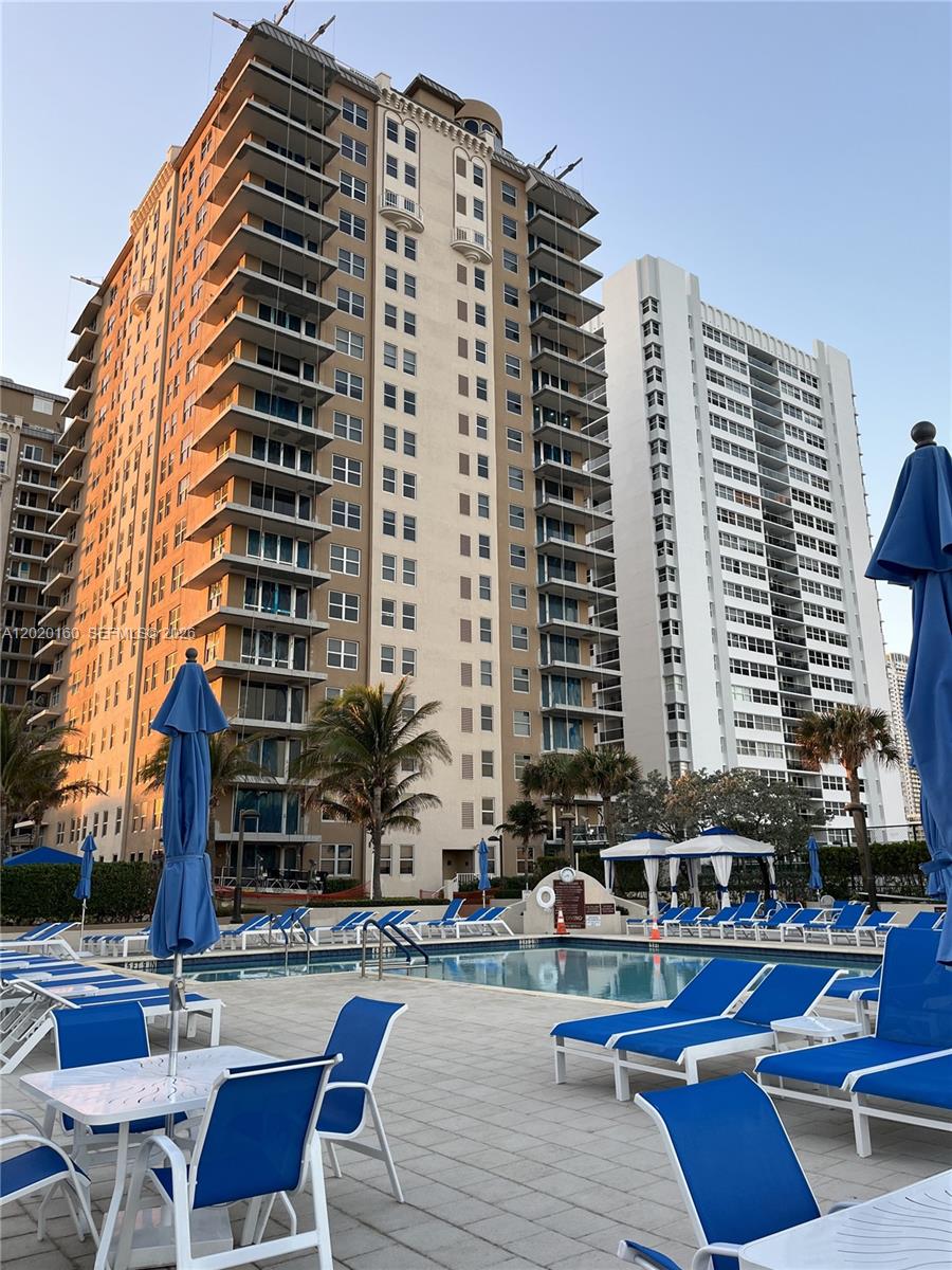 MALAGA TOWERS CONDO - Residential