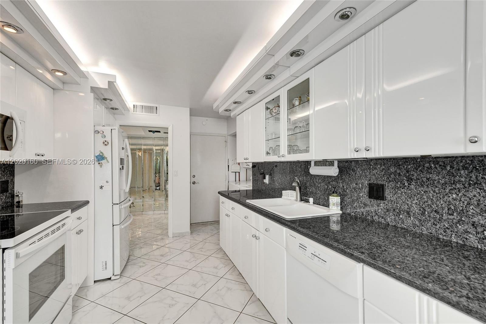 MALAGA TOWERS CONDO - Residential