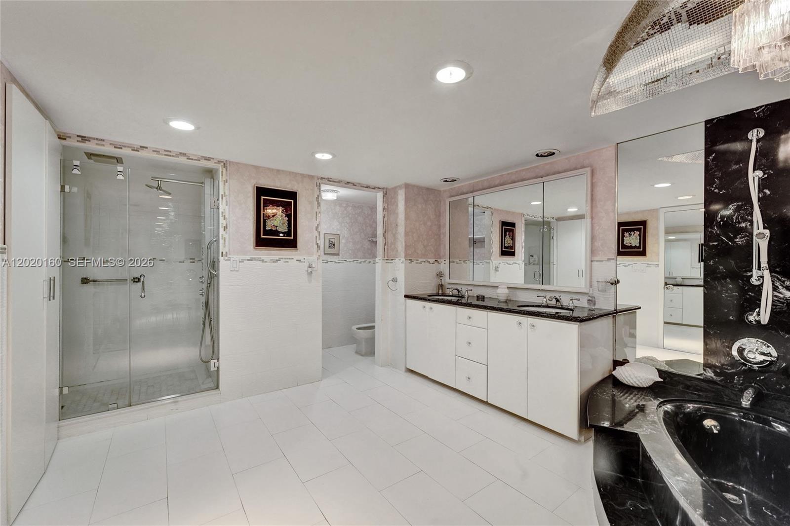 MALAGA TOWERS CONDO - Residential