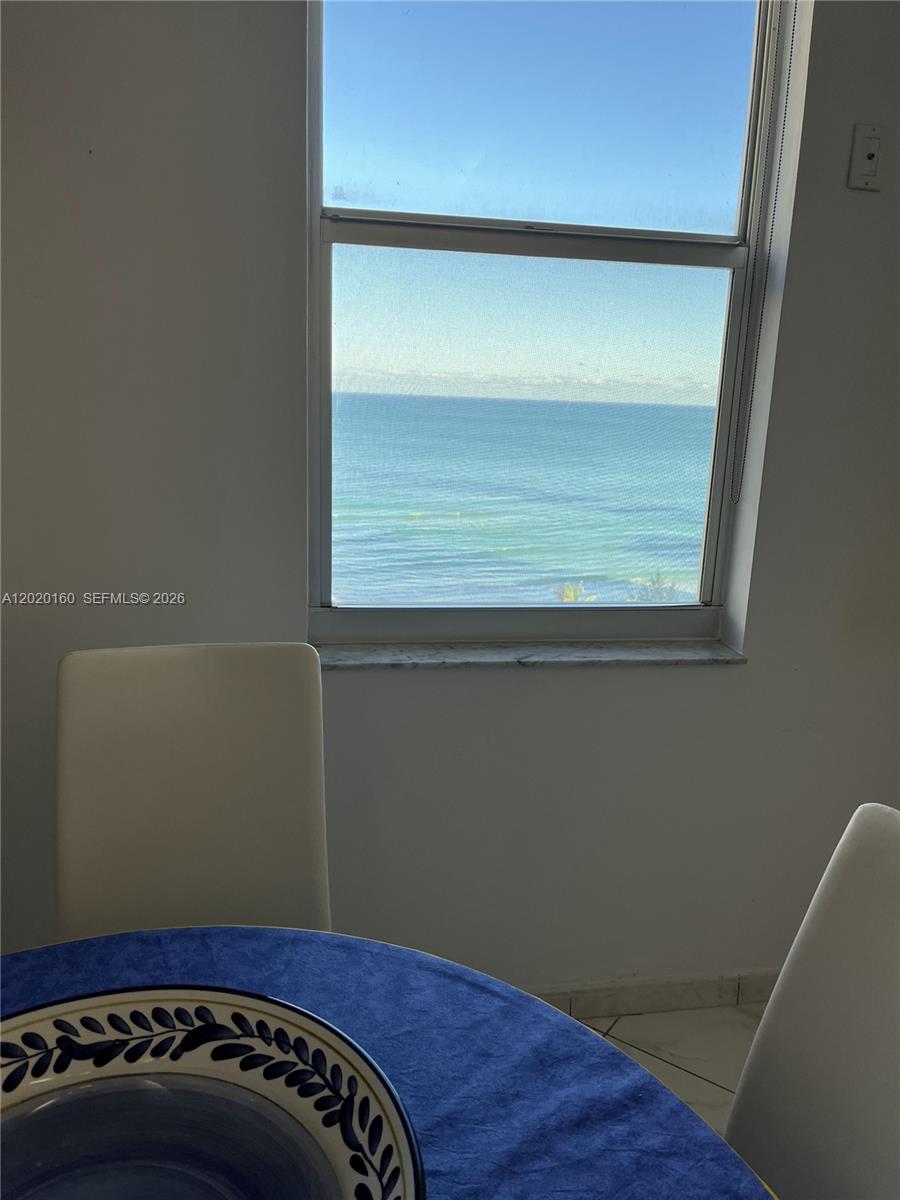 MALAGA TOWERS CONDO - Residential