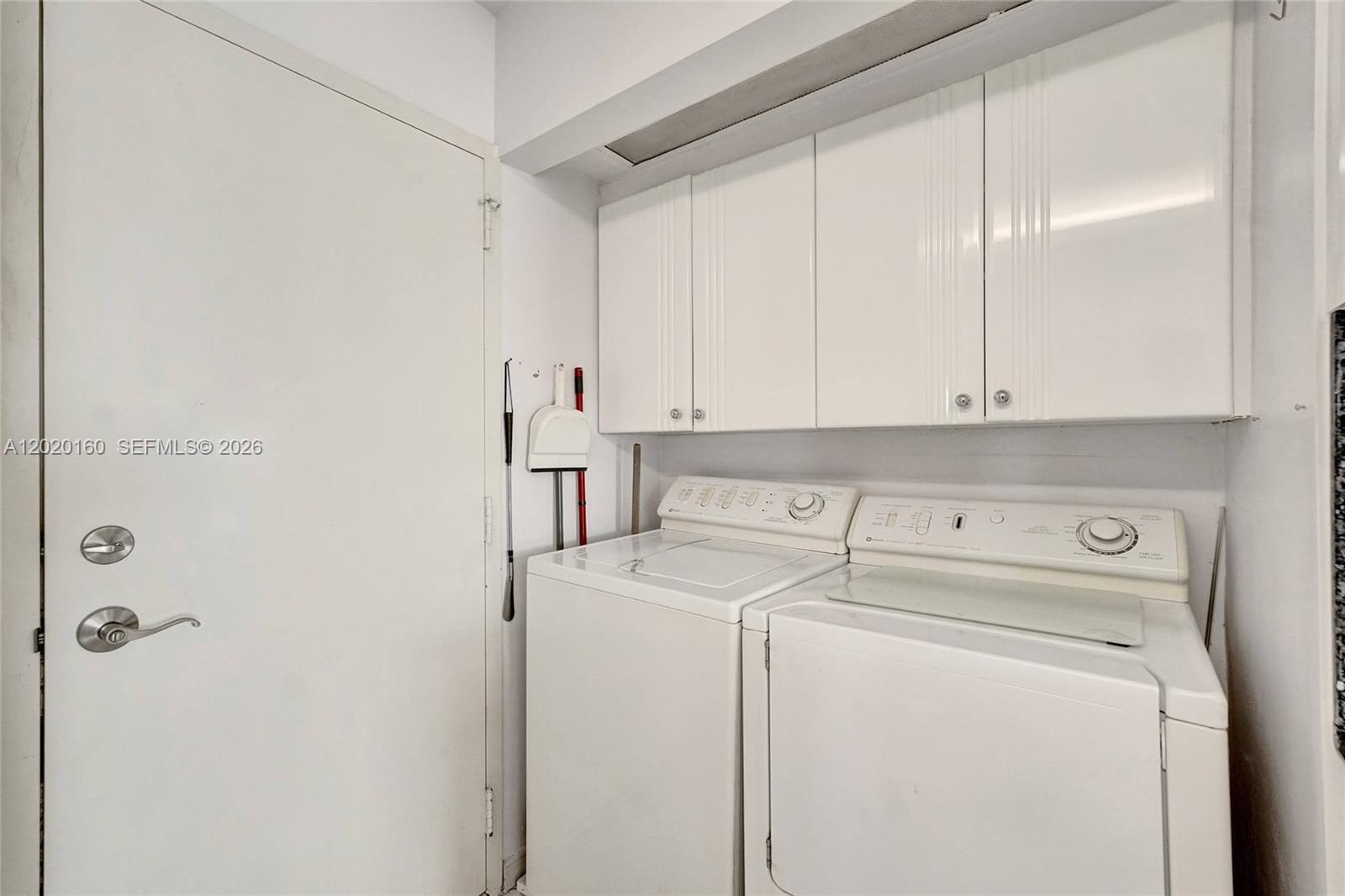 MALAGA TOWERS CONDO - Residential