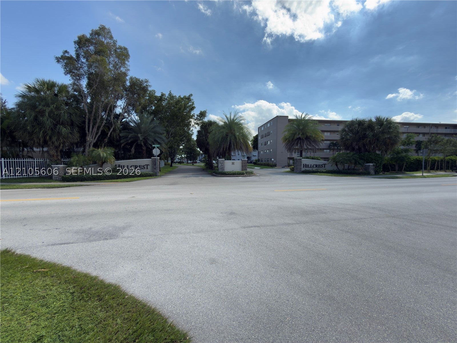 1201 Hillcrest Ct