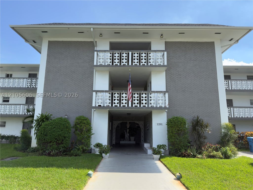 Photo of 1201 Hillcrest Ct #205, Hollywood, FL 33021 (MLS # A12105606)