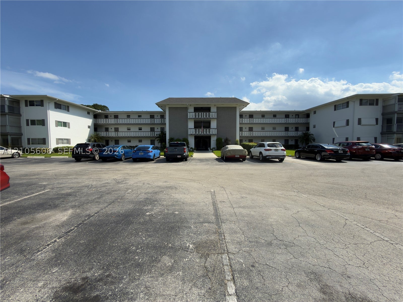 1201 Hillcrest Ct 205, Hollywood FL 33021
