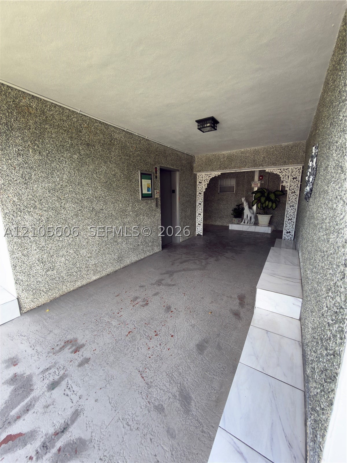 1201 Hillcrest Ct 205