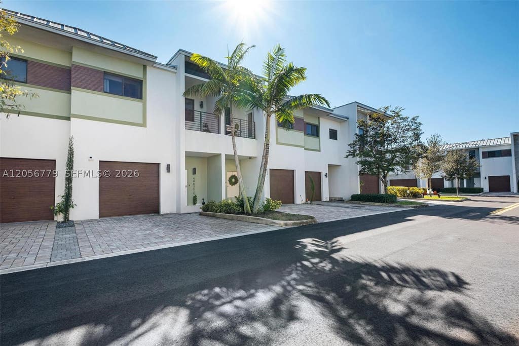 Photo of 4480 NW 8th Pl, Plantation, FL 33317 (MLS # A12056779)