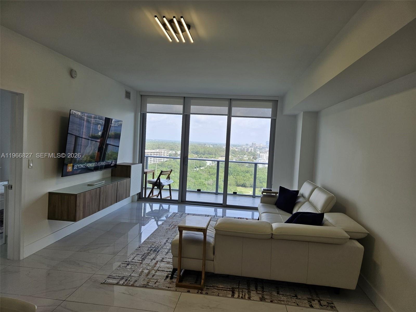 16385 Biscayne Blvd 1802