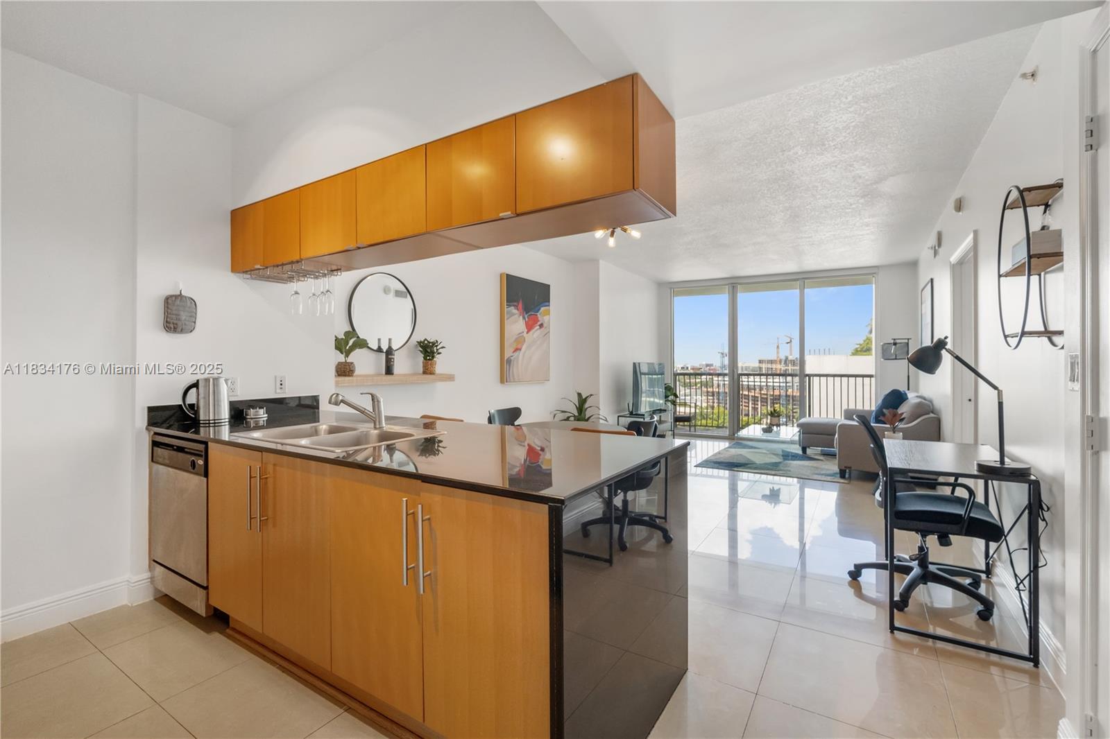 1750 N Bayshore Dr 1611